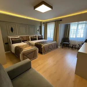 Azra Sultan & 4*, اسطنبول تركيا